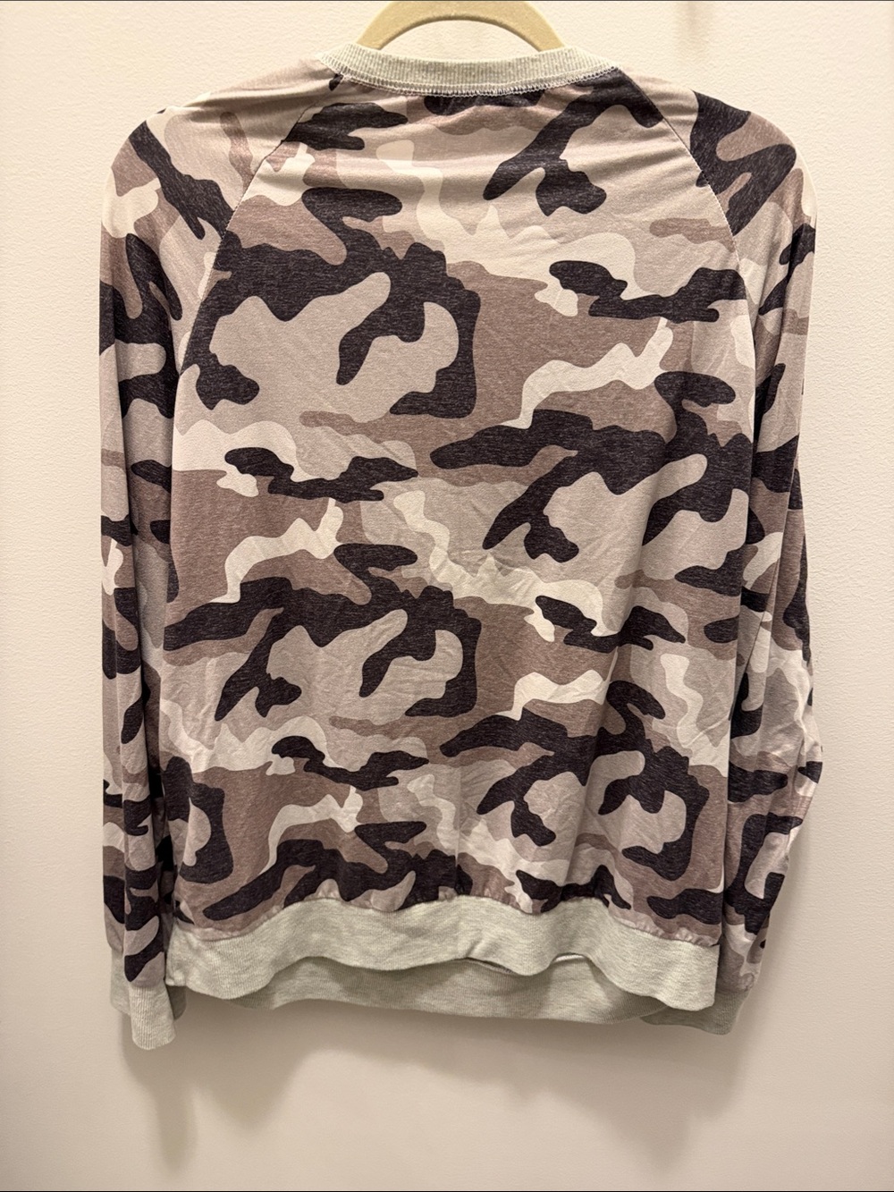 Camo Print Long Sleeve Women's Top - Taupe - Picture 3 of 4